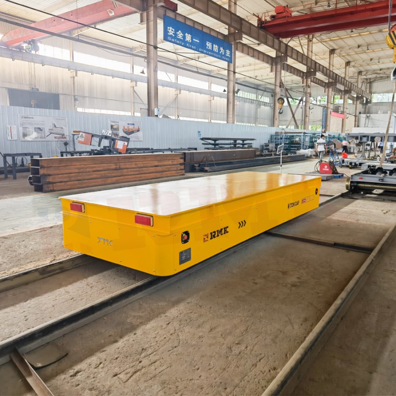 Troli pengangkutan bahan kereta api